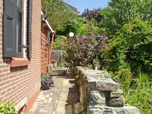 Heathside Cottage Urban Garden (One Full Lot Size)